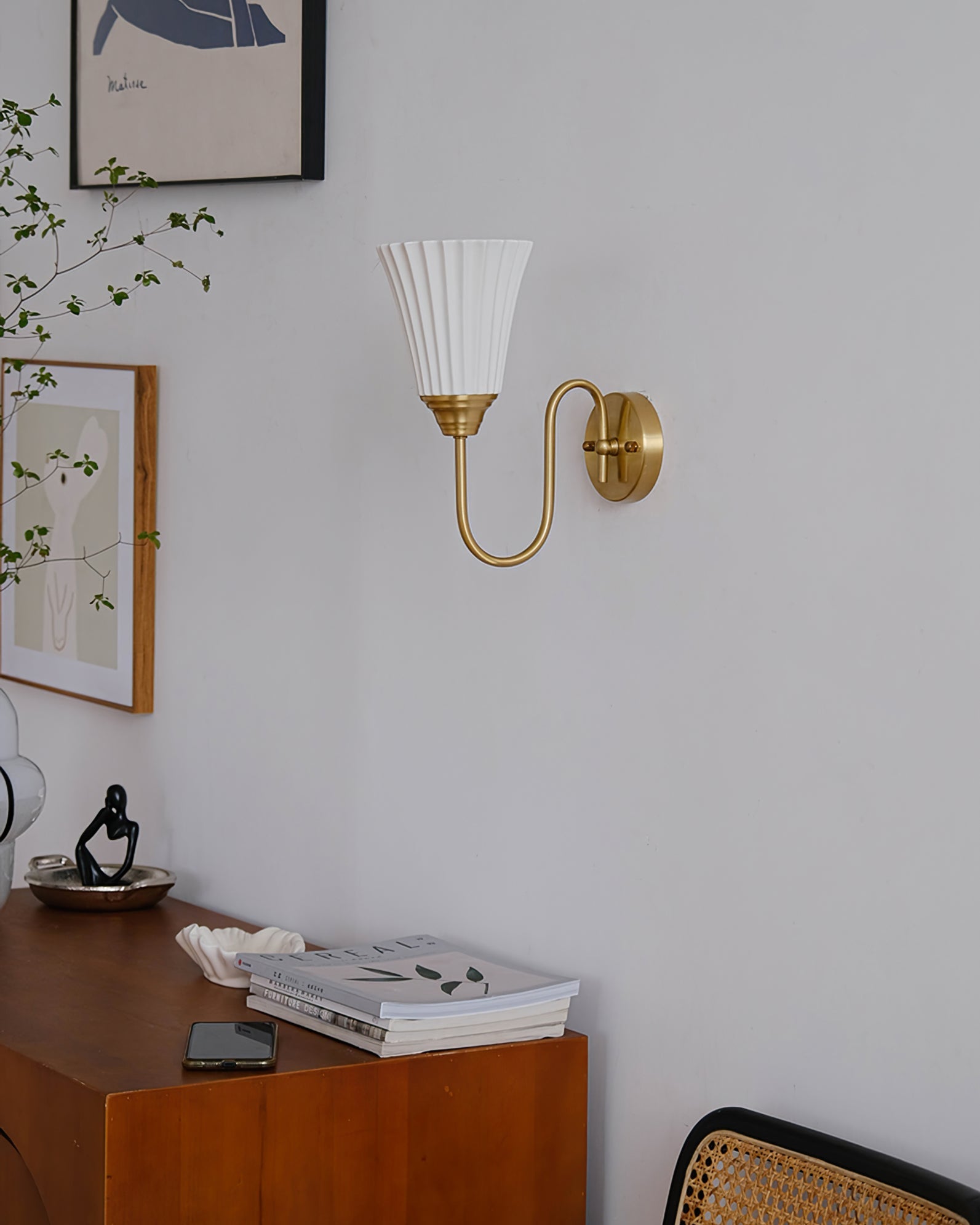 CHARLESTON HORN SHAPED CERAMIC SCONCE