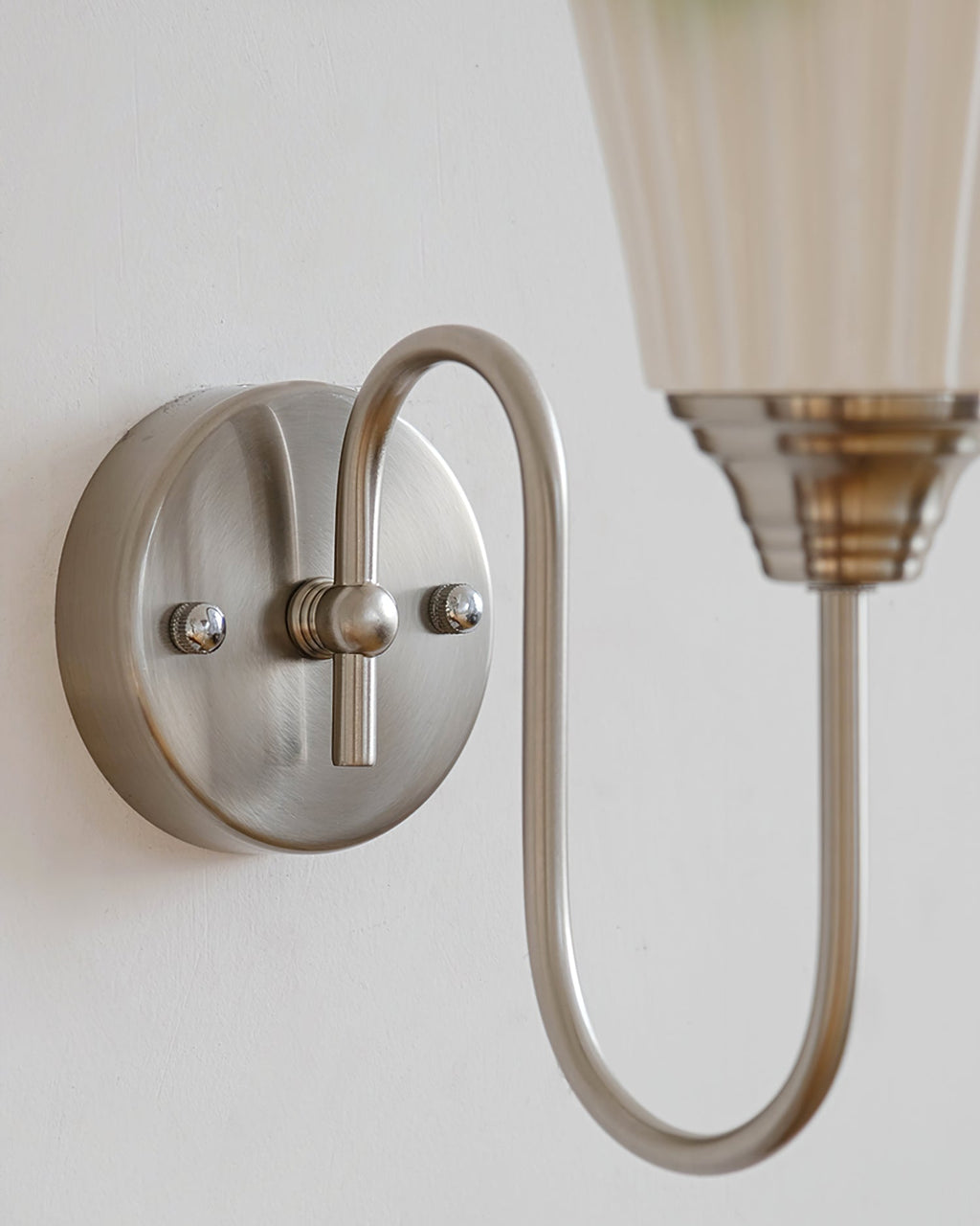 CHARLESTON HORN SHAPED CERAMIC SCONCE