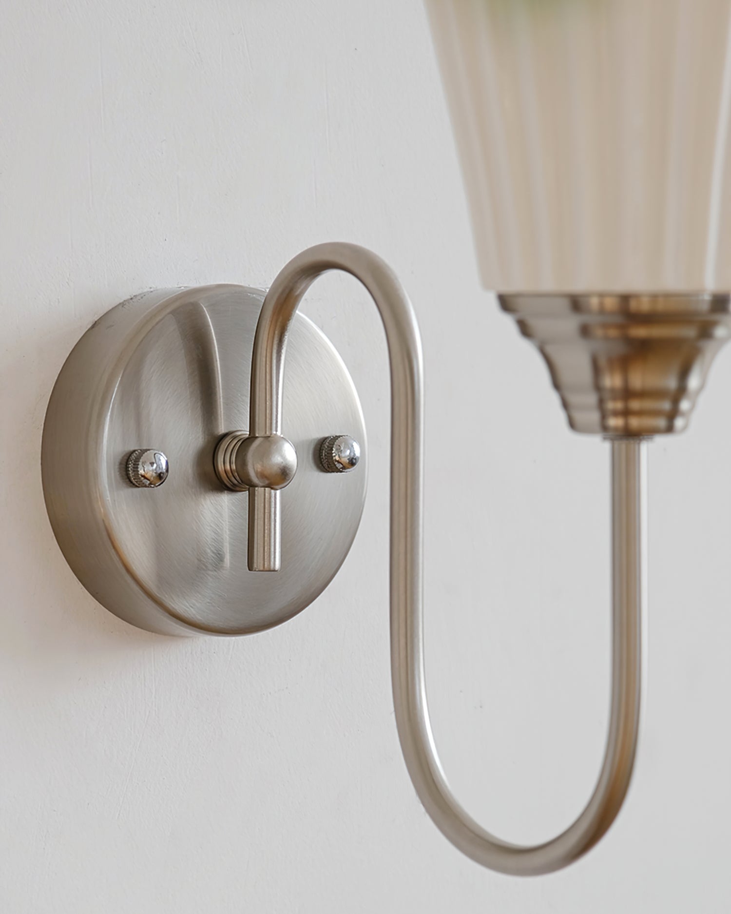 CHARLESTON HORN SHAPED CERAMIC SCONCE