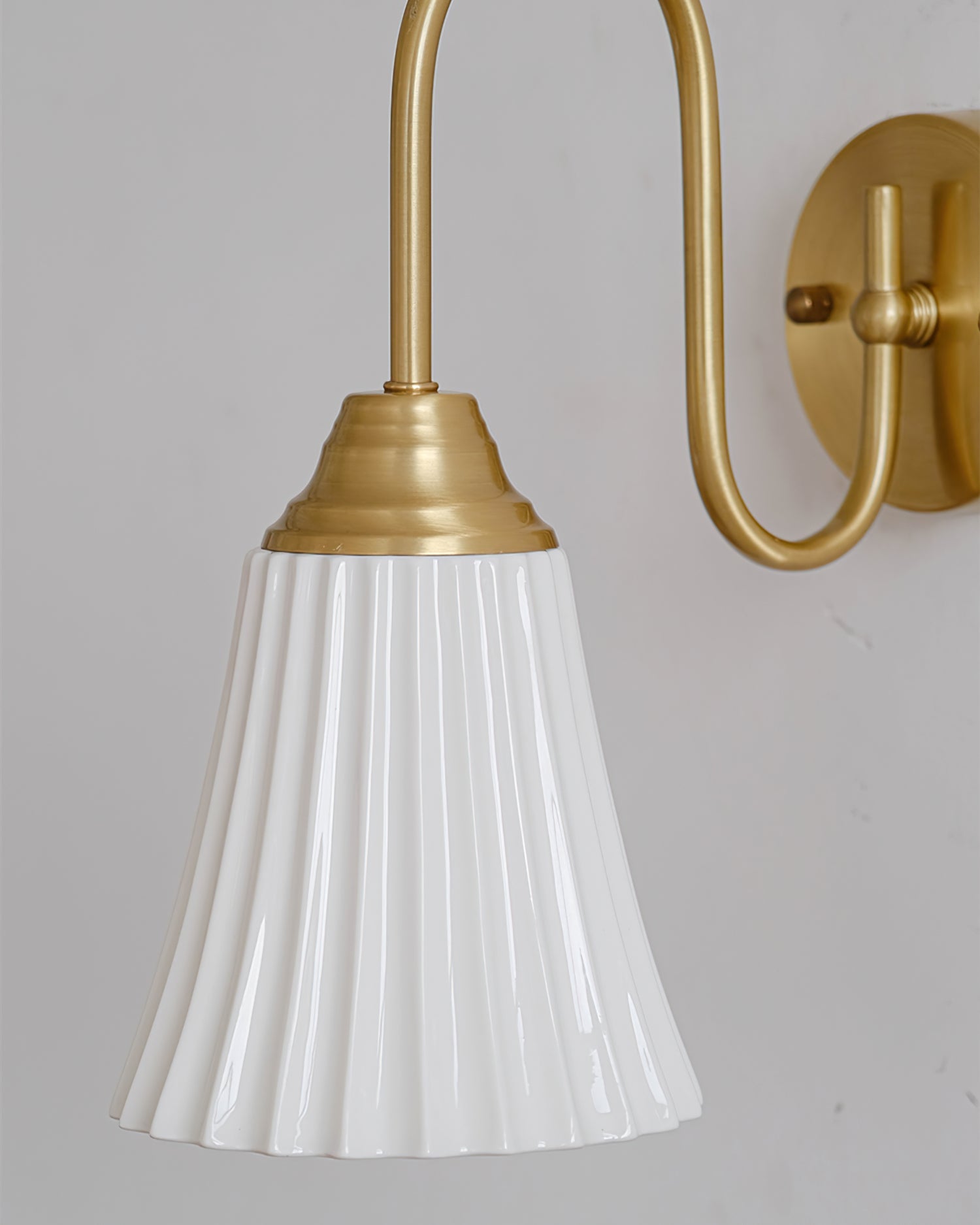 CHARLESTON HORN SHAPED CERAMIC SCONCE