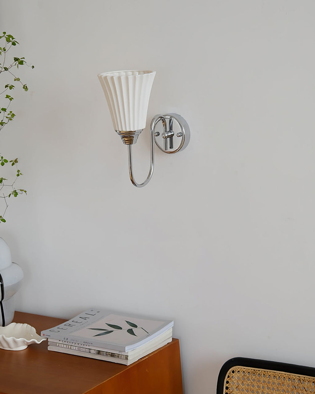 CHARLESTON HORN SHAPED CERAMIC SCONCE