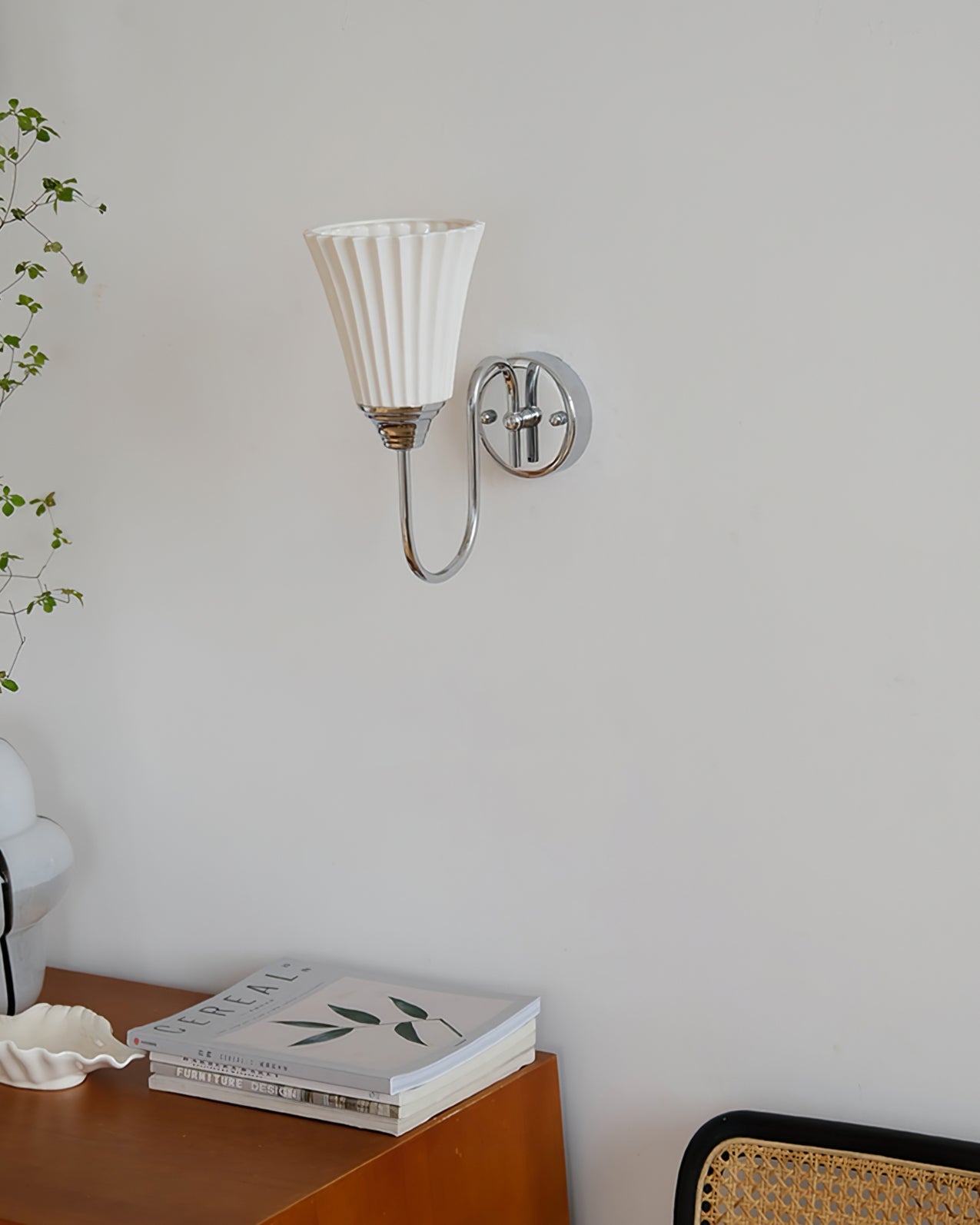 CHARLESTON HORN SHAPED CERAMIC SCONCE