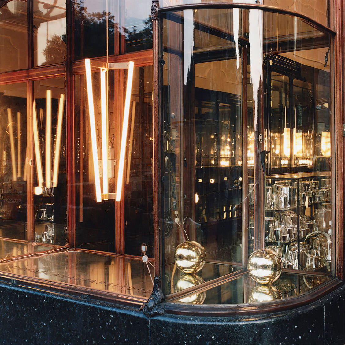 RAVENHALL INDUSTRIAL PIPE CEILING LIGHT