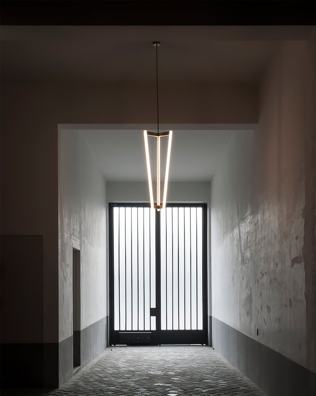RAVENHALL INDUSTRIAL PIPE CEILING LIGHT