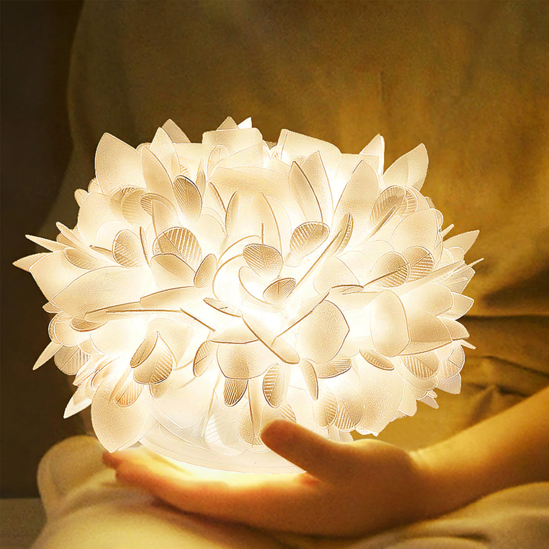 BRAMBLEWOOD LEAF-INSPIRED TABLE LANTERN