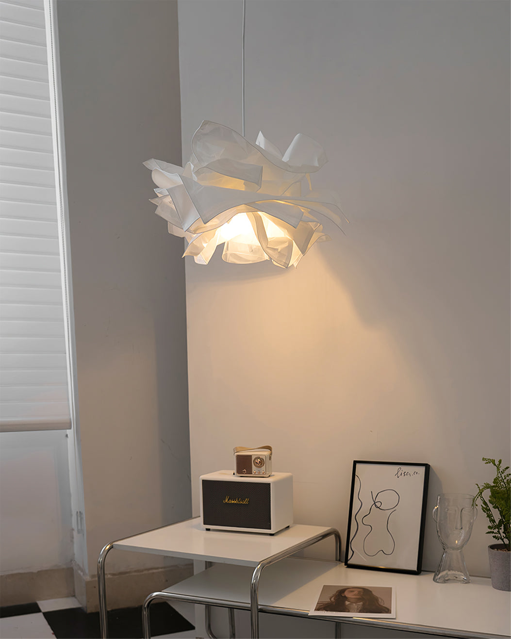 RAVENSDALE HANGING GLOBE LANTERN
