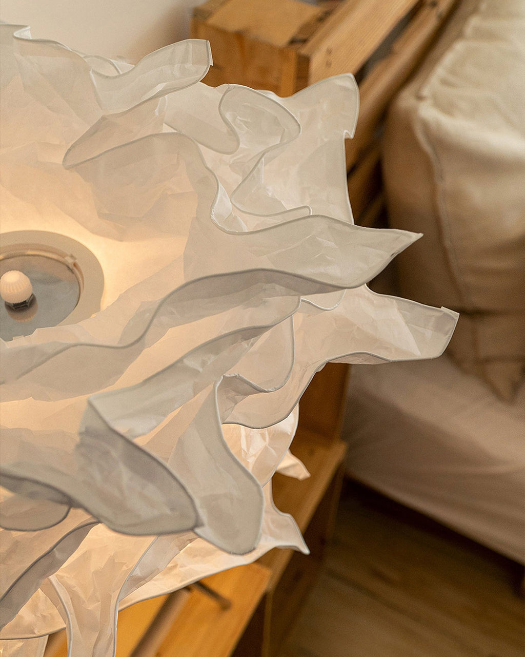 RAVENSHIRE HEMLOCK TABLE ILLUMINATOR