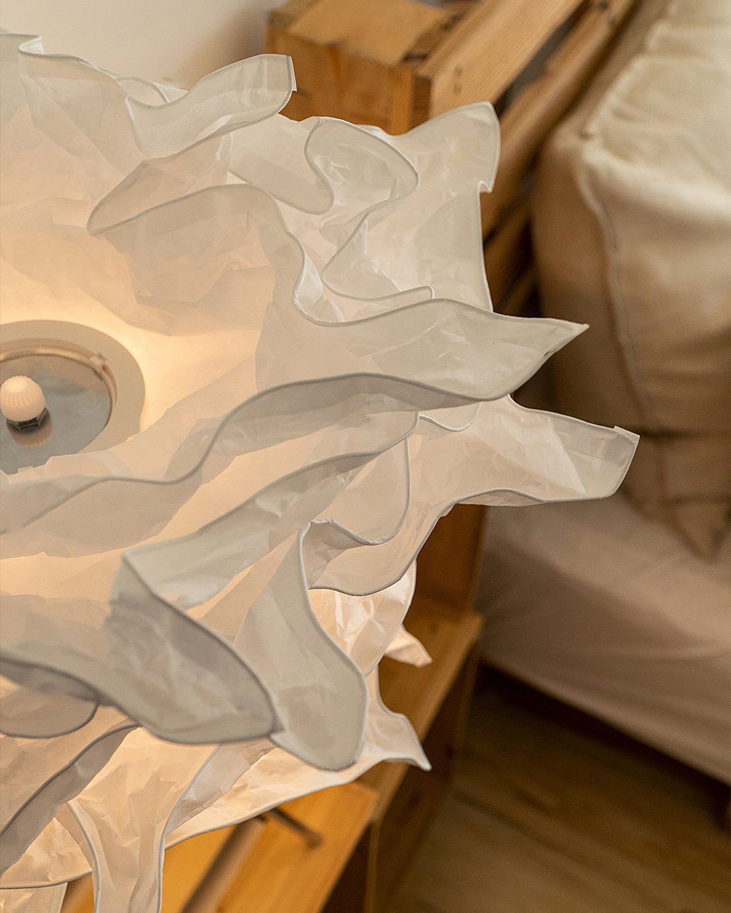 RAVENSHIRE HEMLOCK TABLE ILLUMINATOR