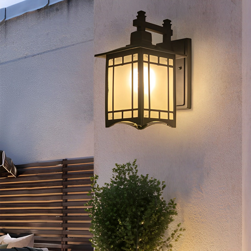 WINTHORPE VINTAGE SOLAR WALL LANTERN WITH REMOTE CONTROL