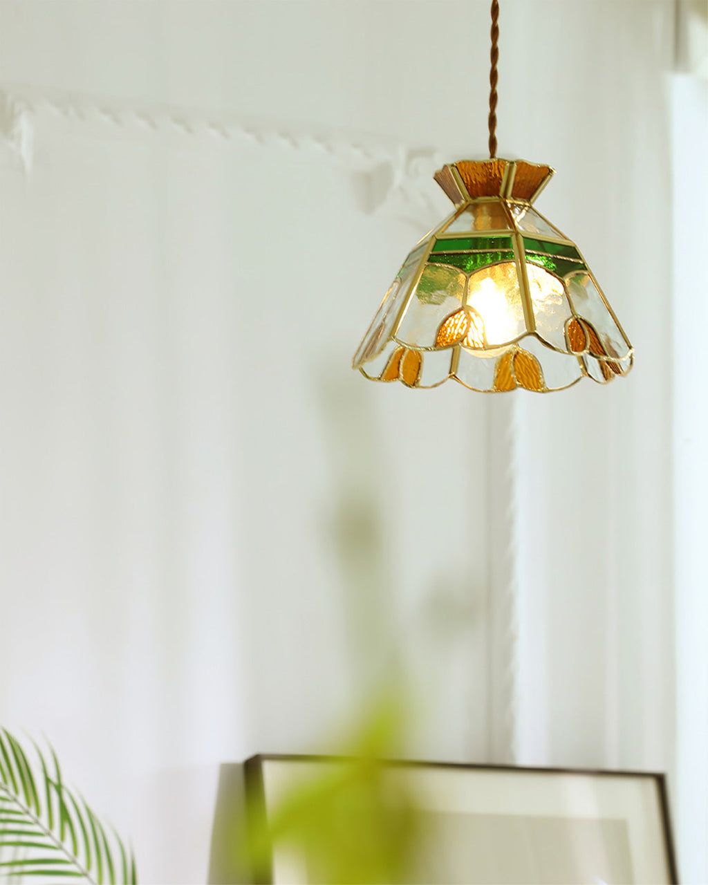WINTHORPE CRYSTAL DRUM PENDANT