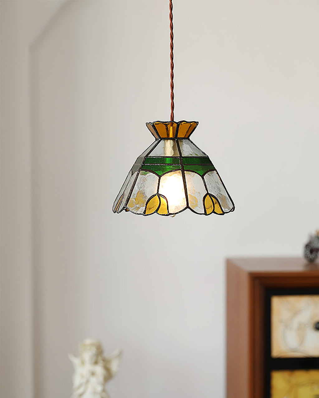 WINTHORPE CRYSTAL DRUM PENDANT