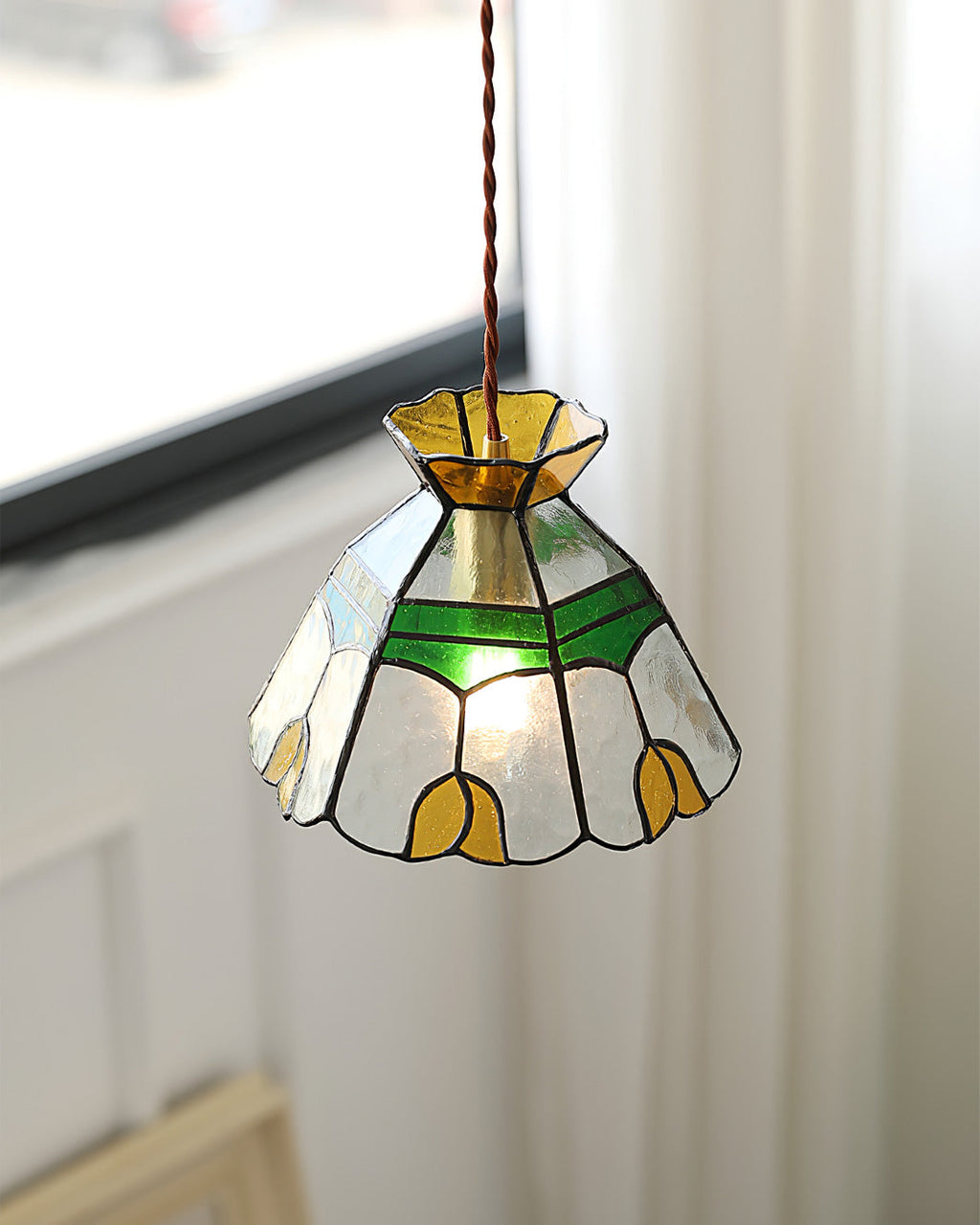 WINTHORPE CRYSTAL DRUM PENDANT