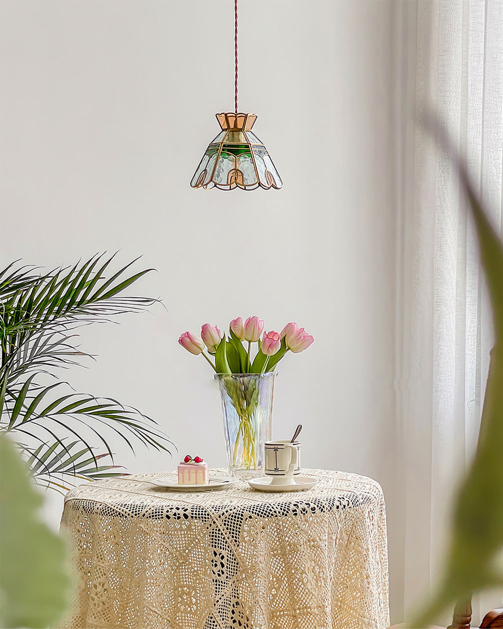 WINTHORPE CRYSTAL DRUM PENDANT