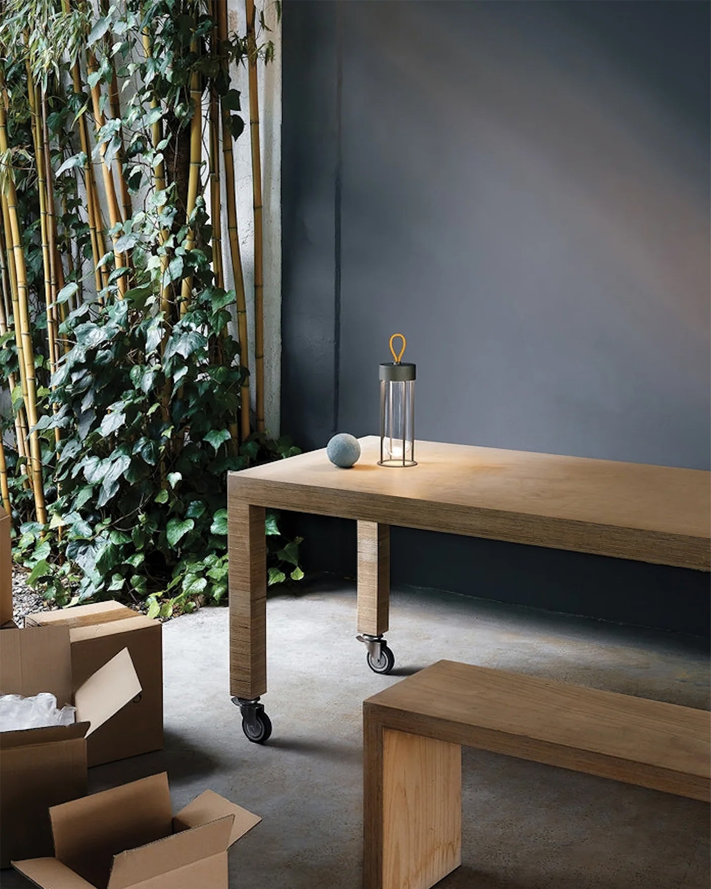 BRAMBLEFORD WIRELESS ILLUMINATION DESK LAMP