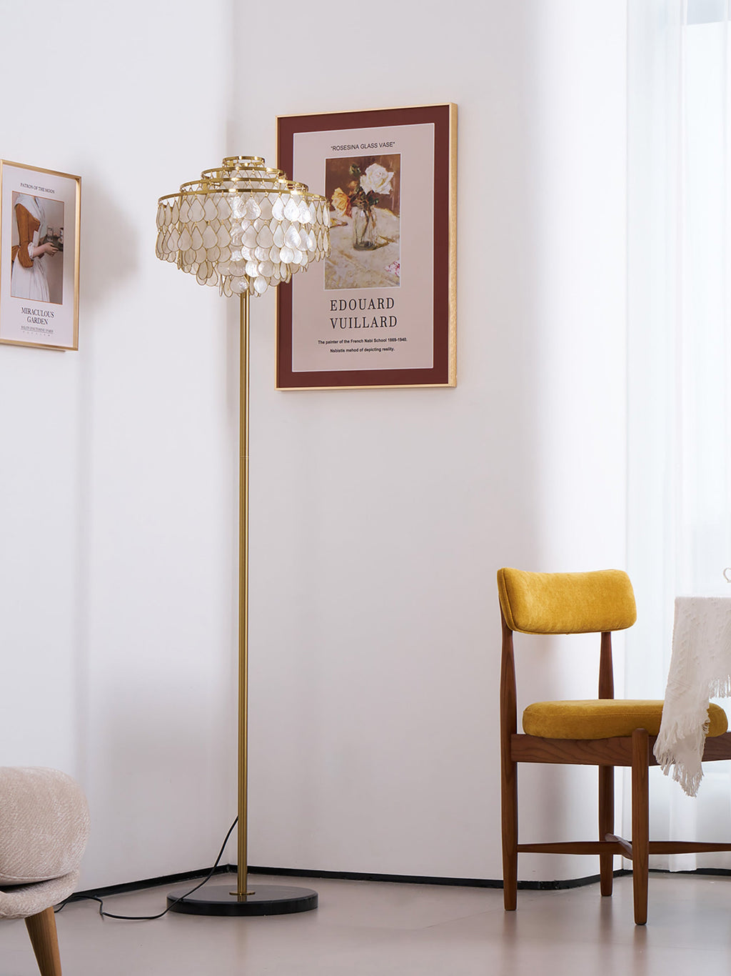 MERIDIAN PEARLIZED CONCH FLOOR LANTERN