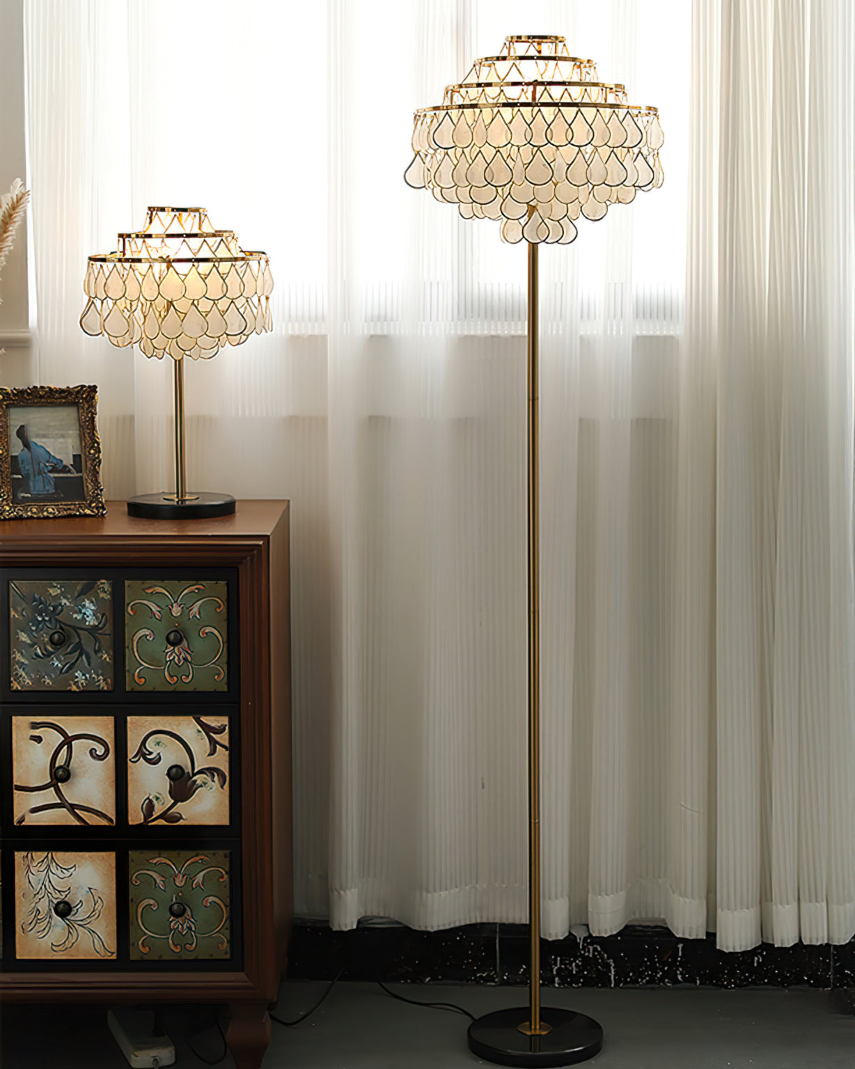 MERIDIAN PEARLIZED CONCH FLOOR LANTERN