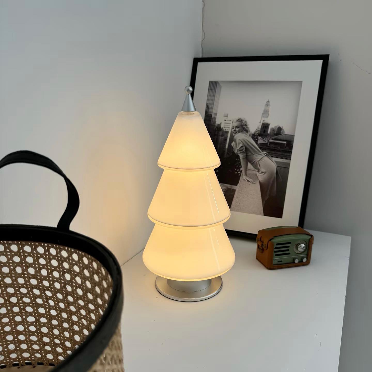 WINTHROP LUMINOUS ORB TABLE LIGHT