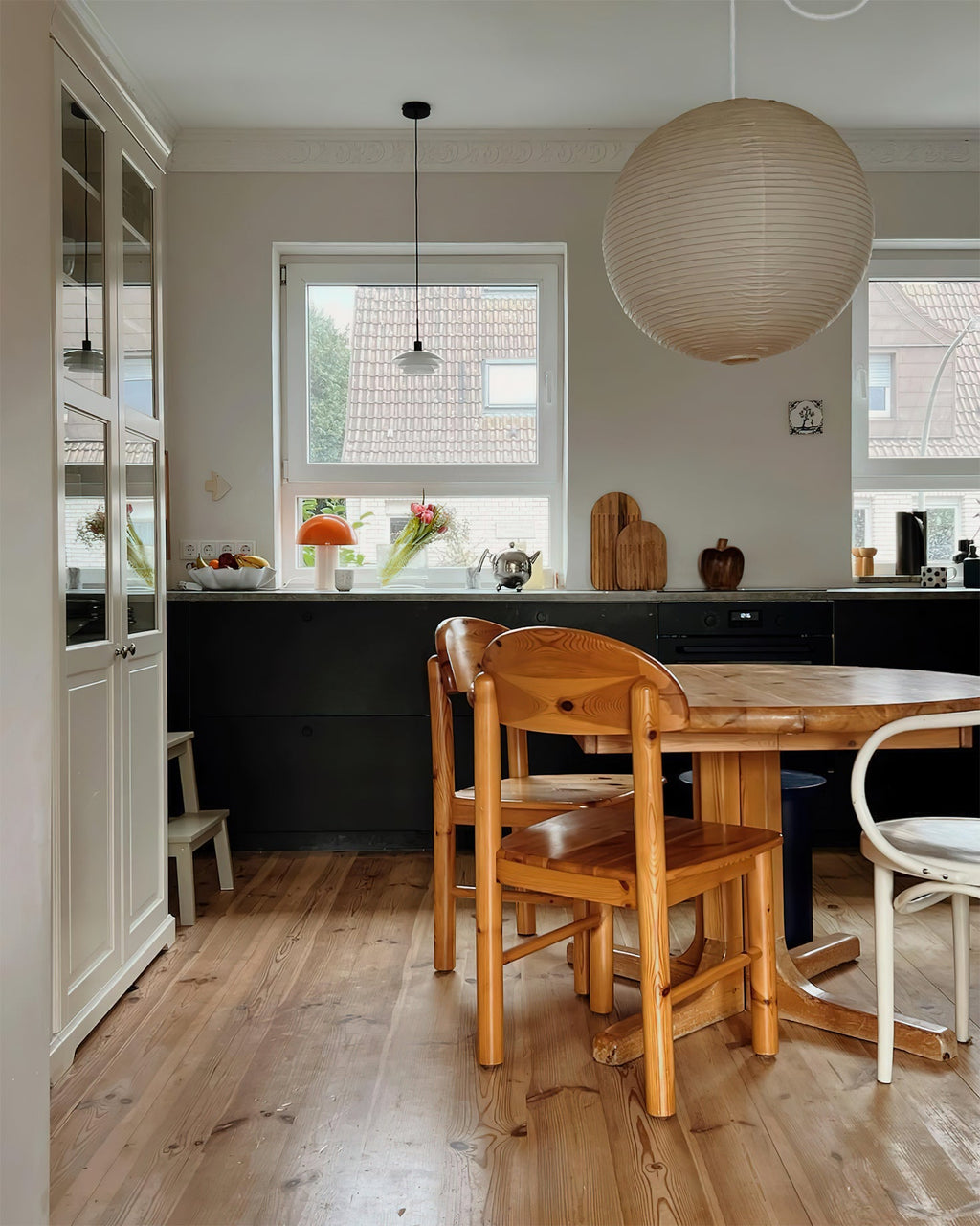 CHARLESTON PETAL PENDANT LIGHT