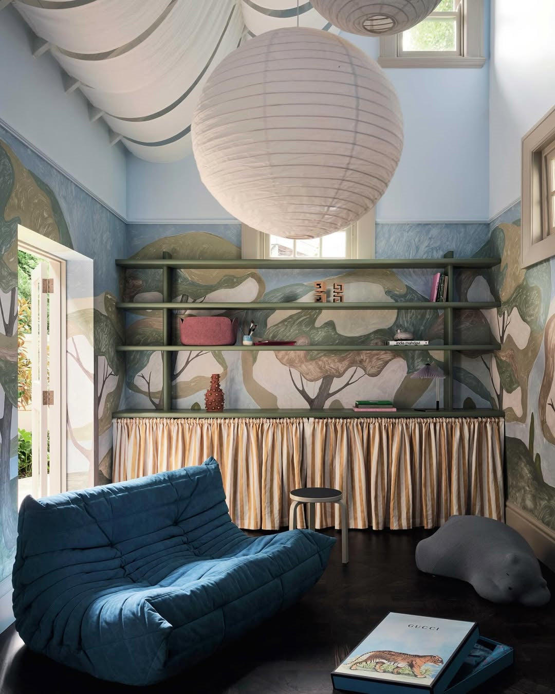 CHARLESTON PETAL PENDANT LIGHT