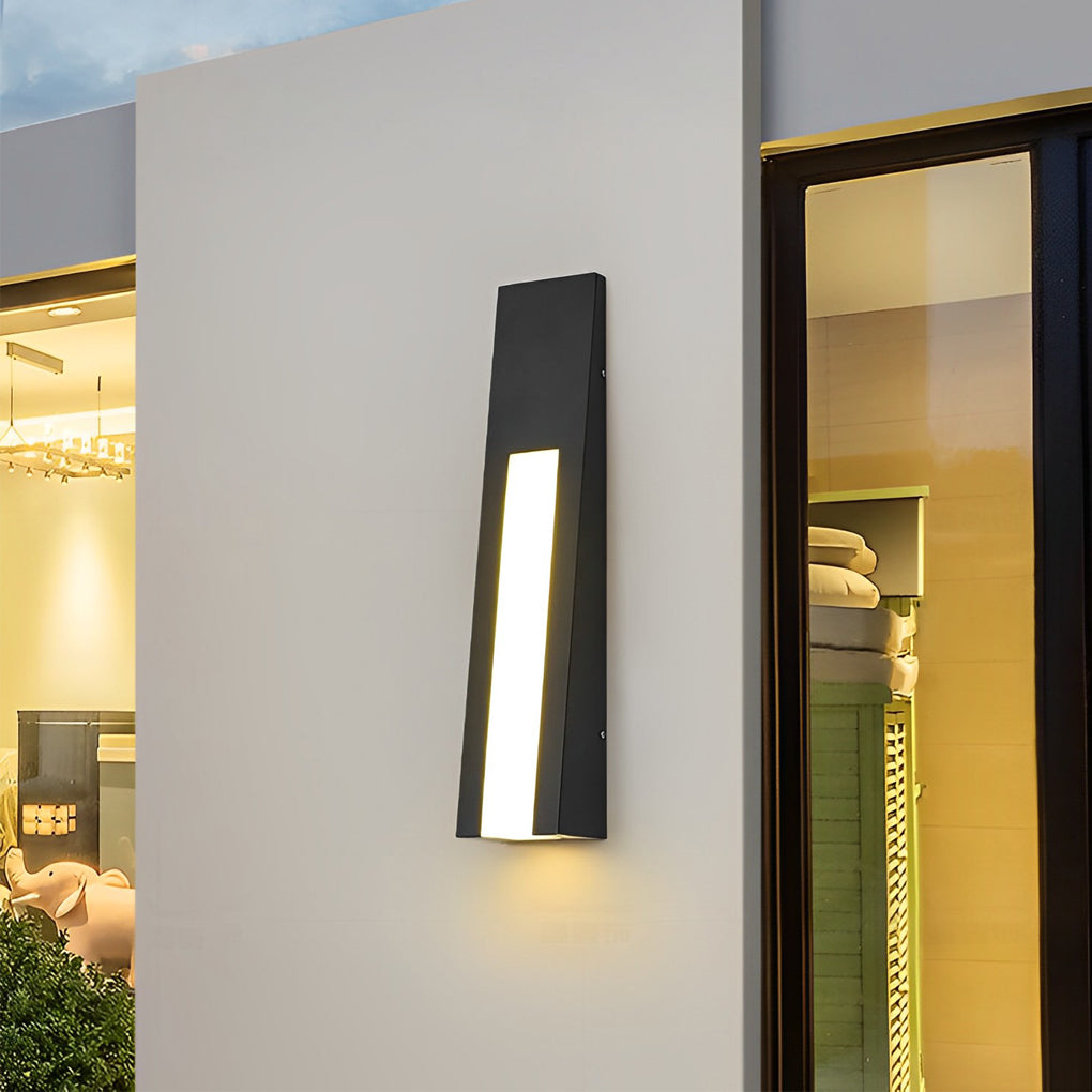 RAVENSCROFT AQUA SHIELD OUTDOOR WALL SCONCE