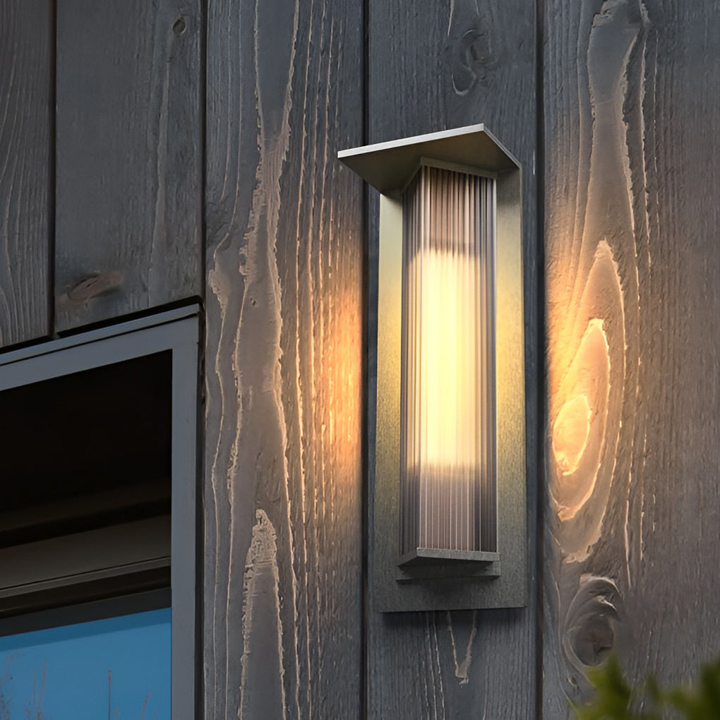 WINTHROP RUSTIC SOLAR-POWERED OUTDOOR WALL LANTERN