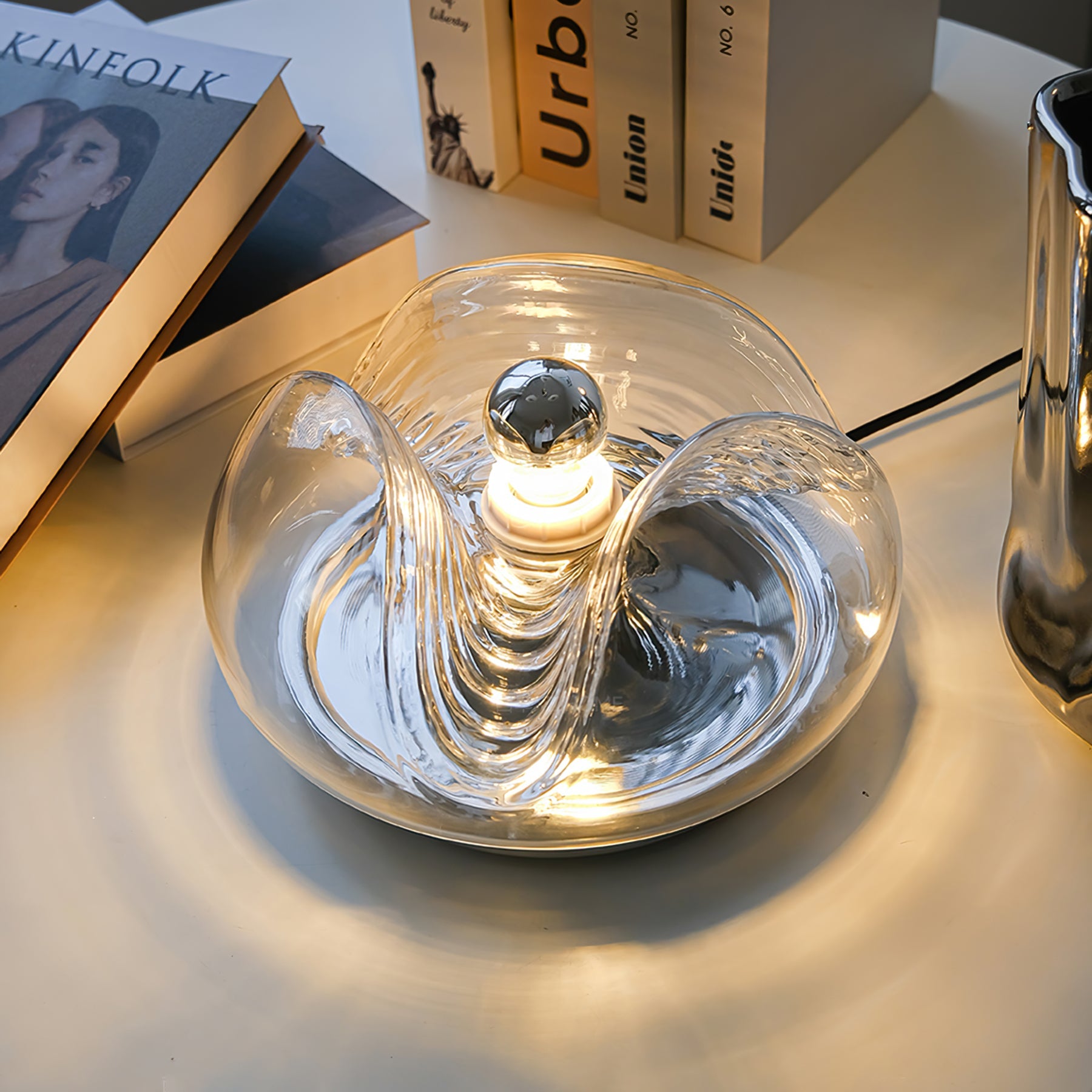 THORNBURY OVAL ILLUMINATED TABLE LANTERN