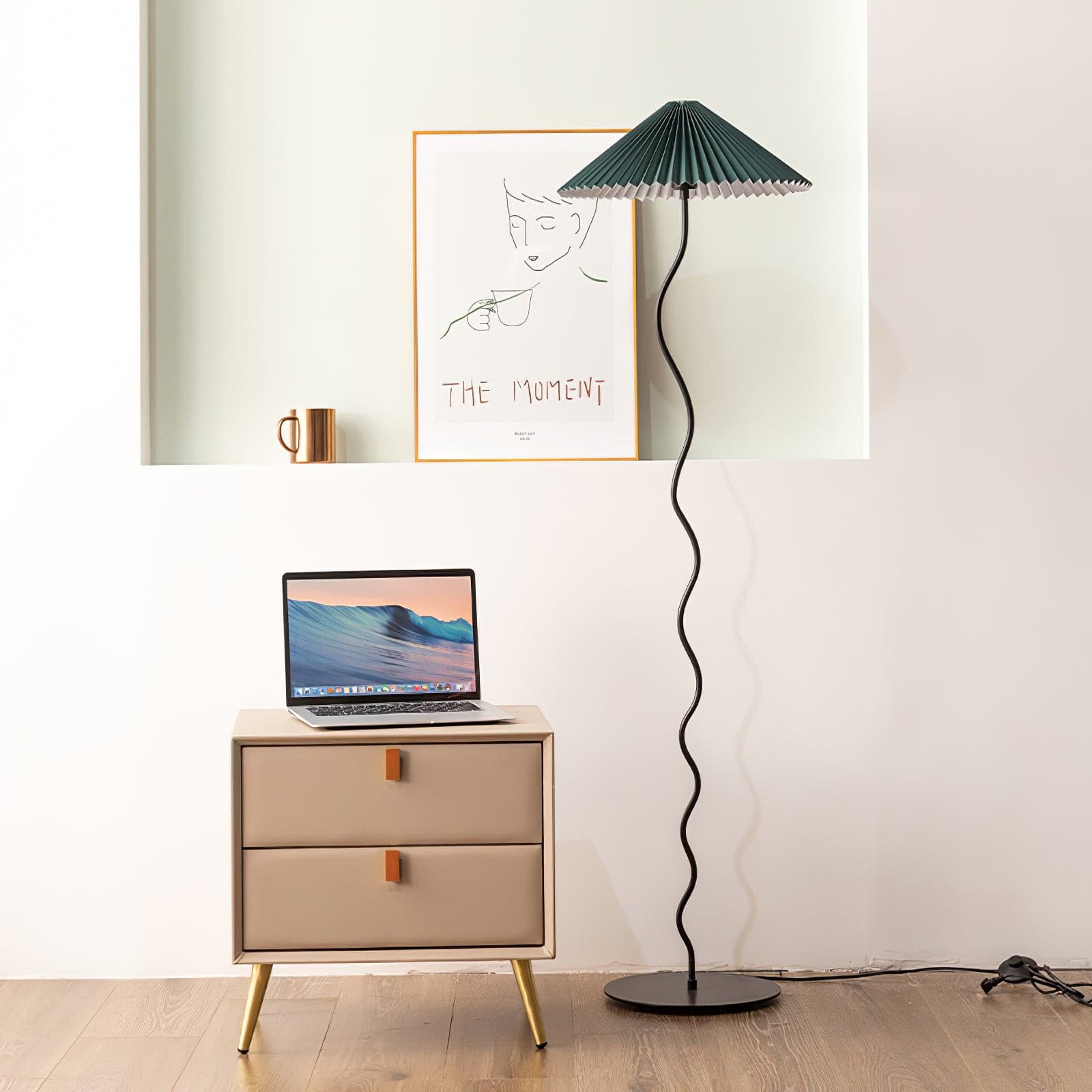 FENWICK CURVILINEAR PLEATED LAMP