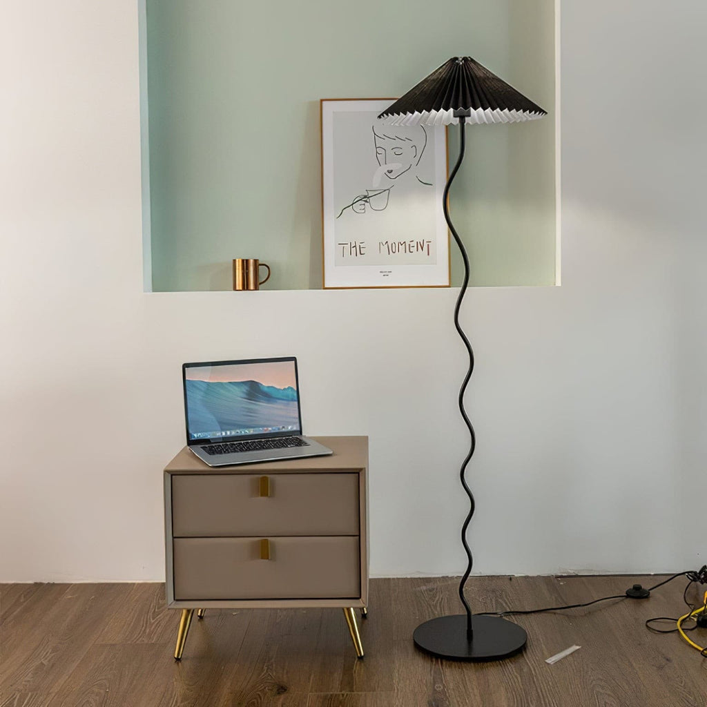 FENWICK CURVILINEAR PLEATED LAMP