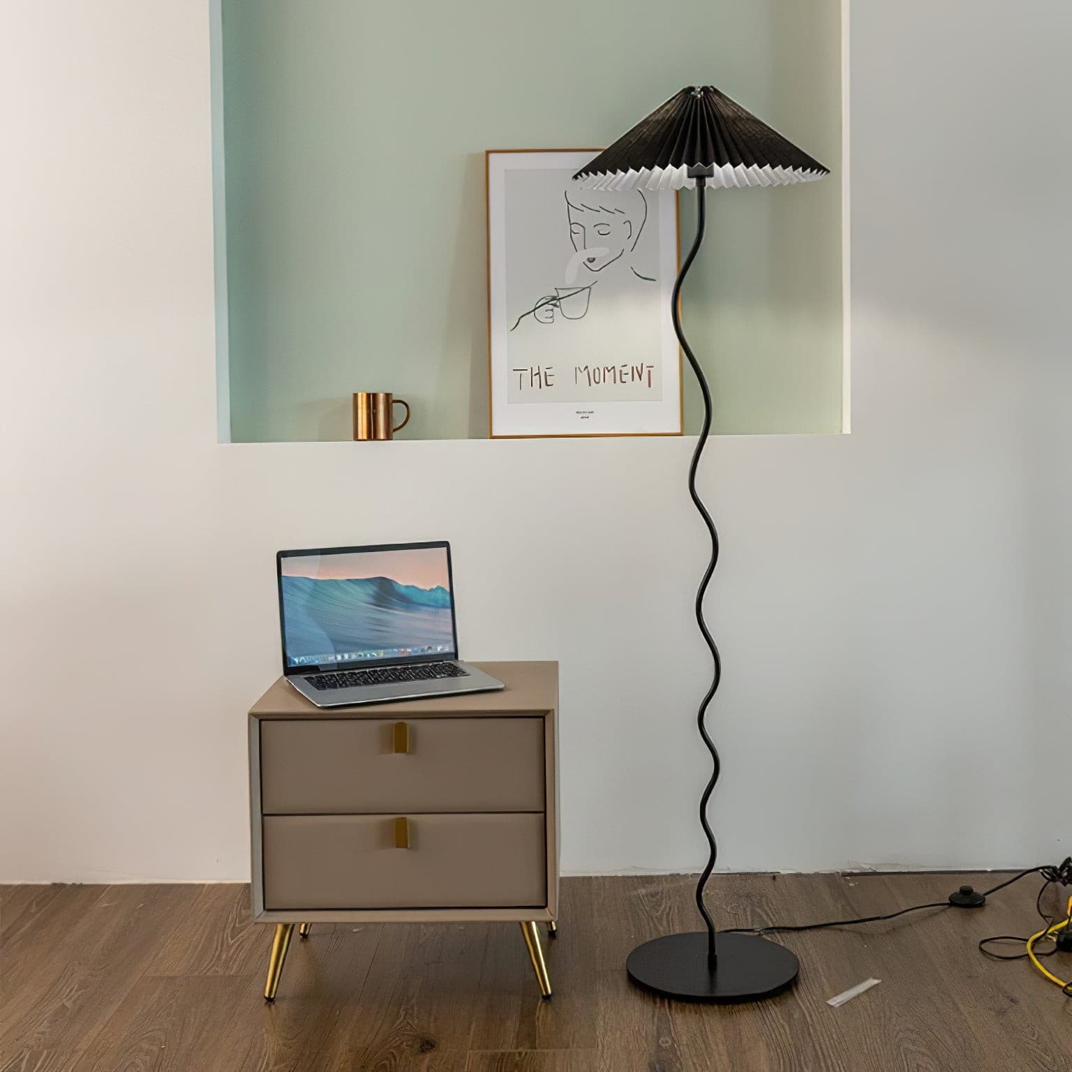 FENWICK CURVILINEAR PLEATED LAMP