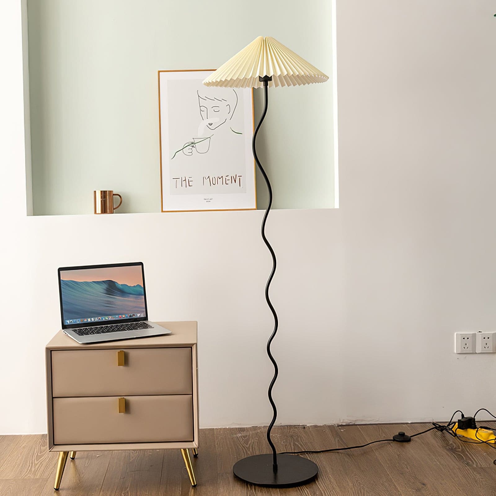 FENWICK CURVILINEAR PLEATED LAMP