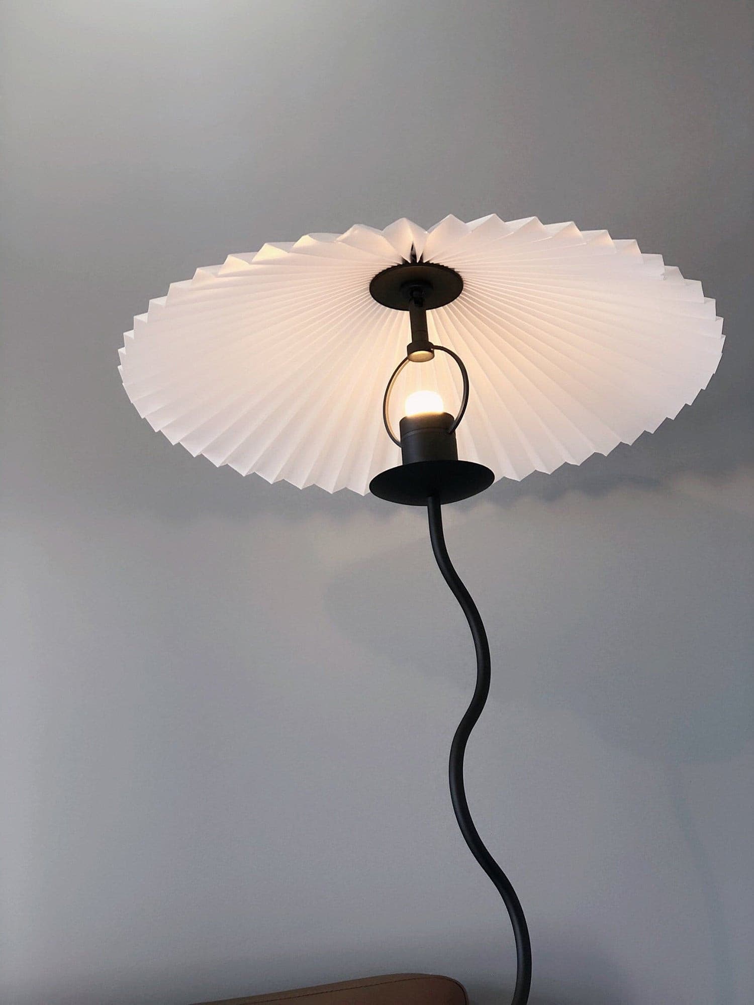 FENWICK CURVILINEAR PLEATED LAMP