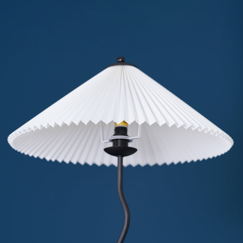 FENWICK CURVILINEAR PLEATED LAMP
