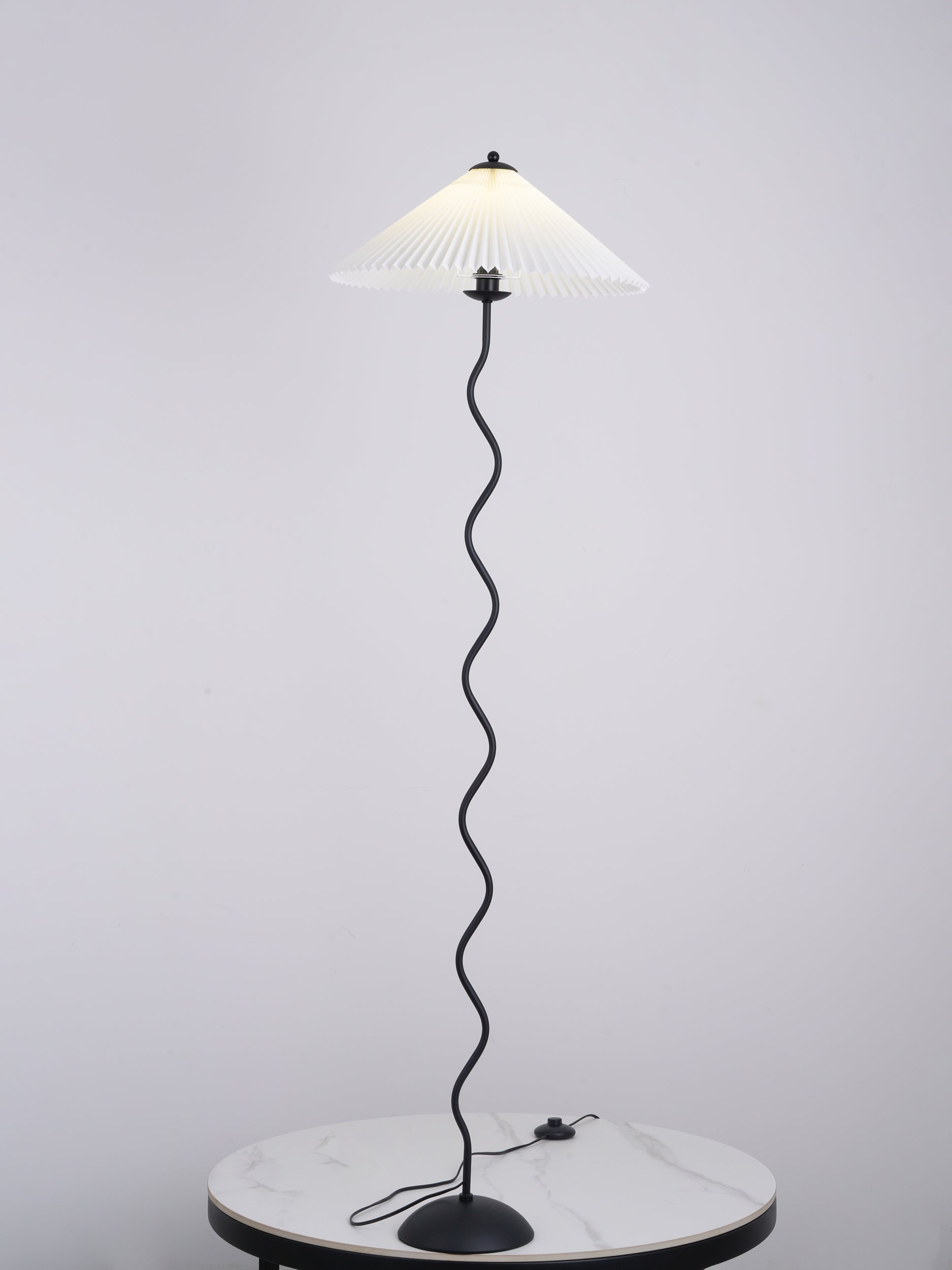 FENWICK CURVILINEAR PLEATED LAMP