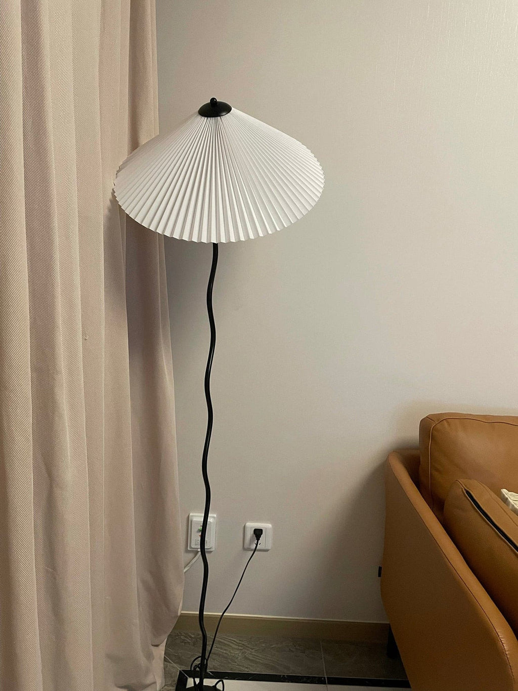 FENWICK CURVILINEAR PLEATED LAMP