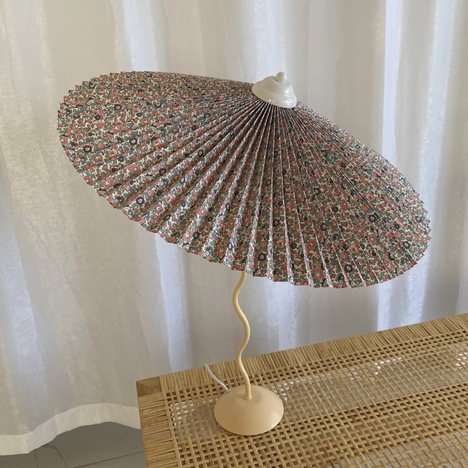FENWICK RIBBONED ILLUMINATION LAMP