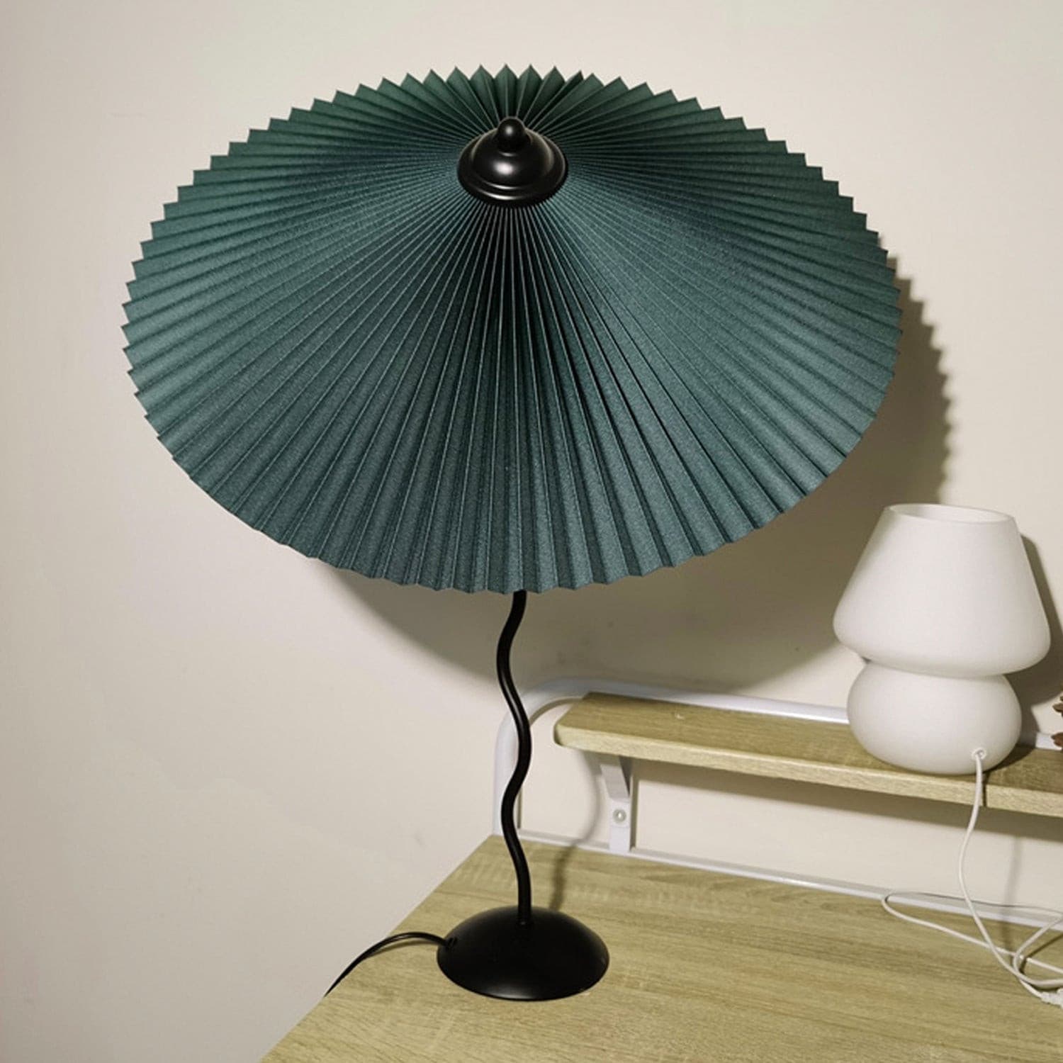 FENWICK RIBBONED ILLUMINATION LAMP