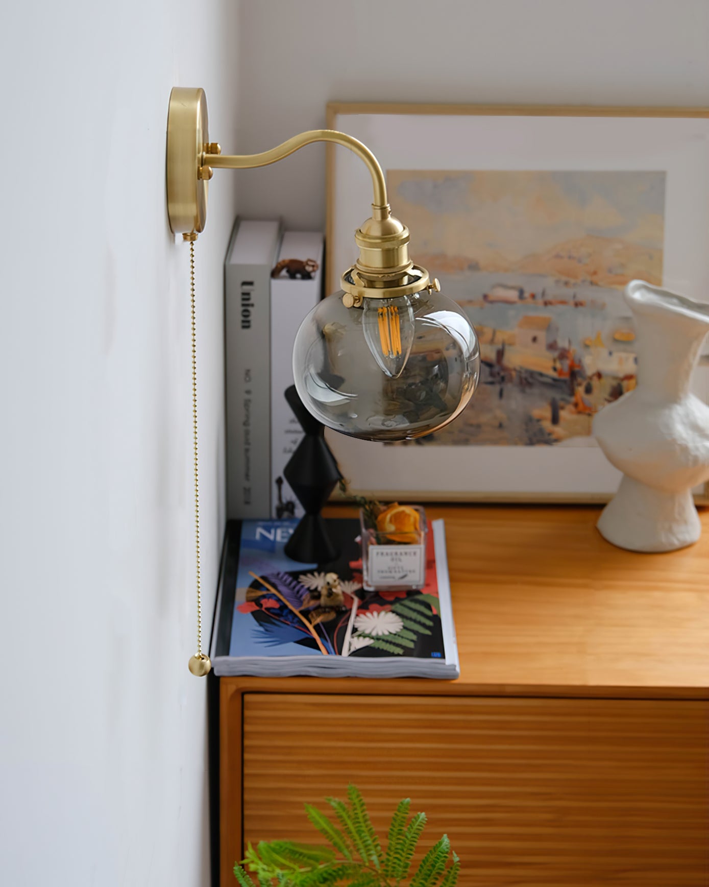 RAVENSHIRE ILLUMINATED GLASS SCONCE