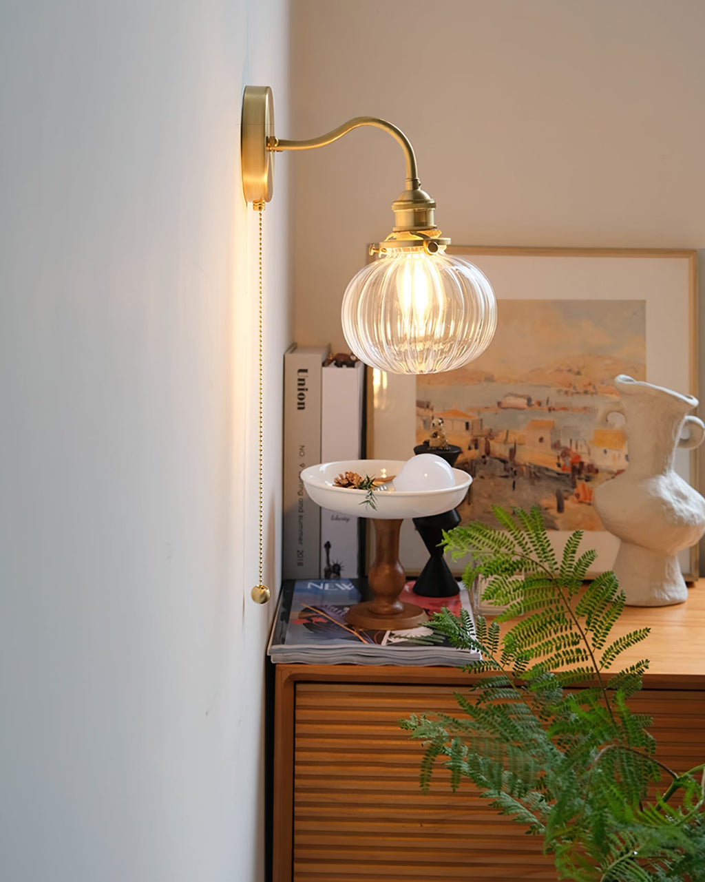RAVENSHIRE ILLUMINATED GLASS SCONCE