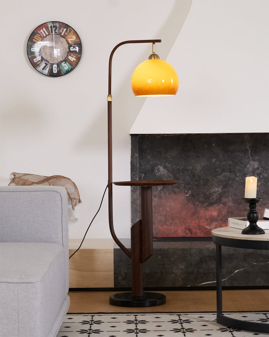 CHARLESTON VINTAGE TRIPOD LANTERN