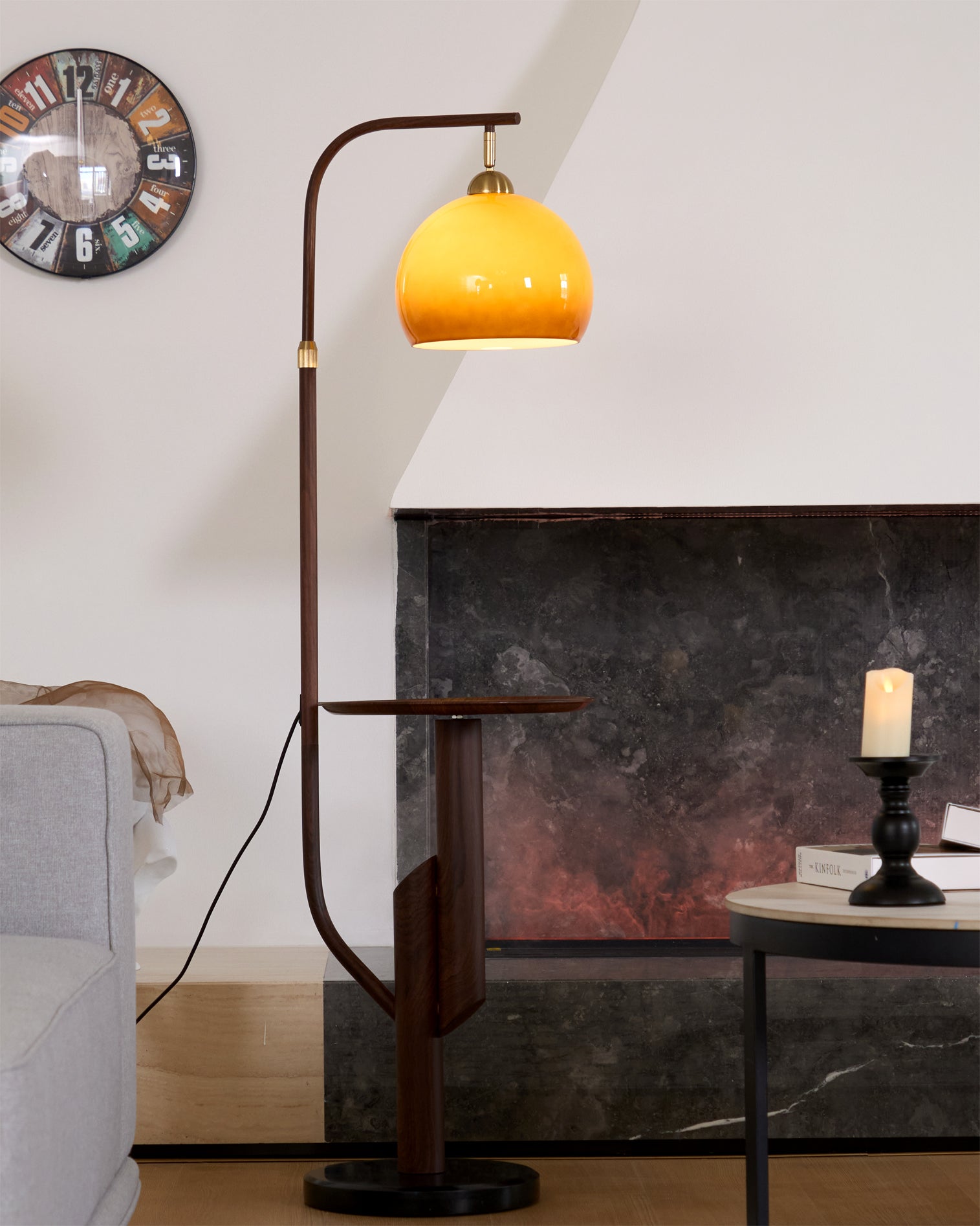 CHARLESTON VINTAGE TRIPOD LANTERN
