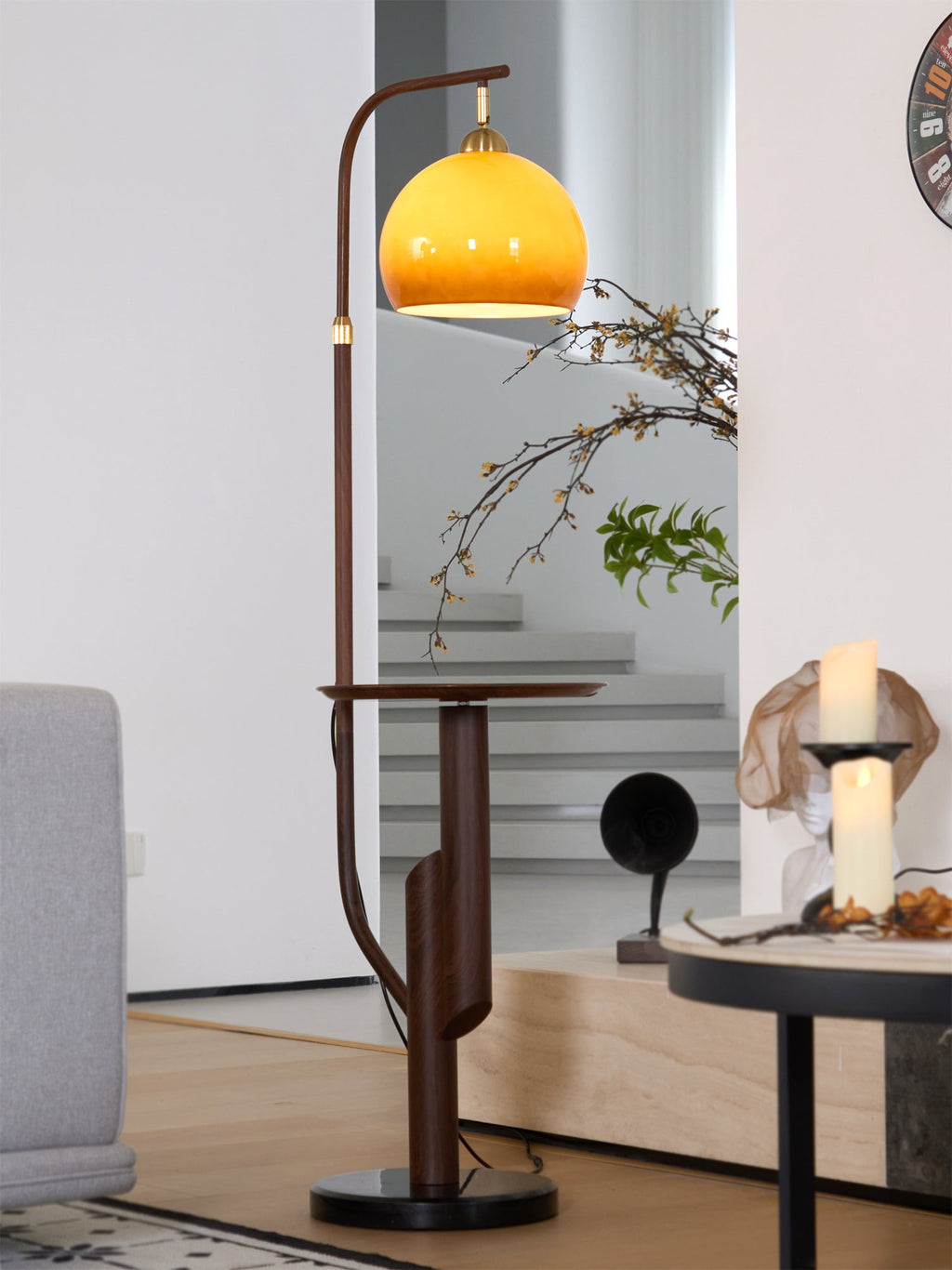 CHARLESTON VINTAGE TRIPOD LANTERN