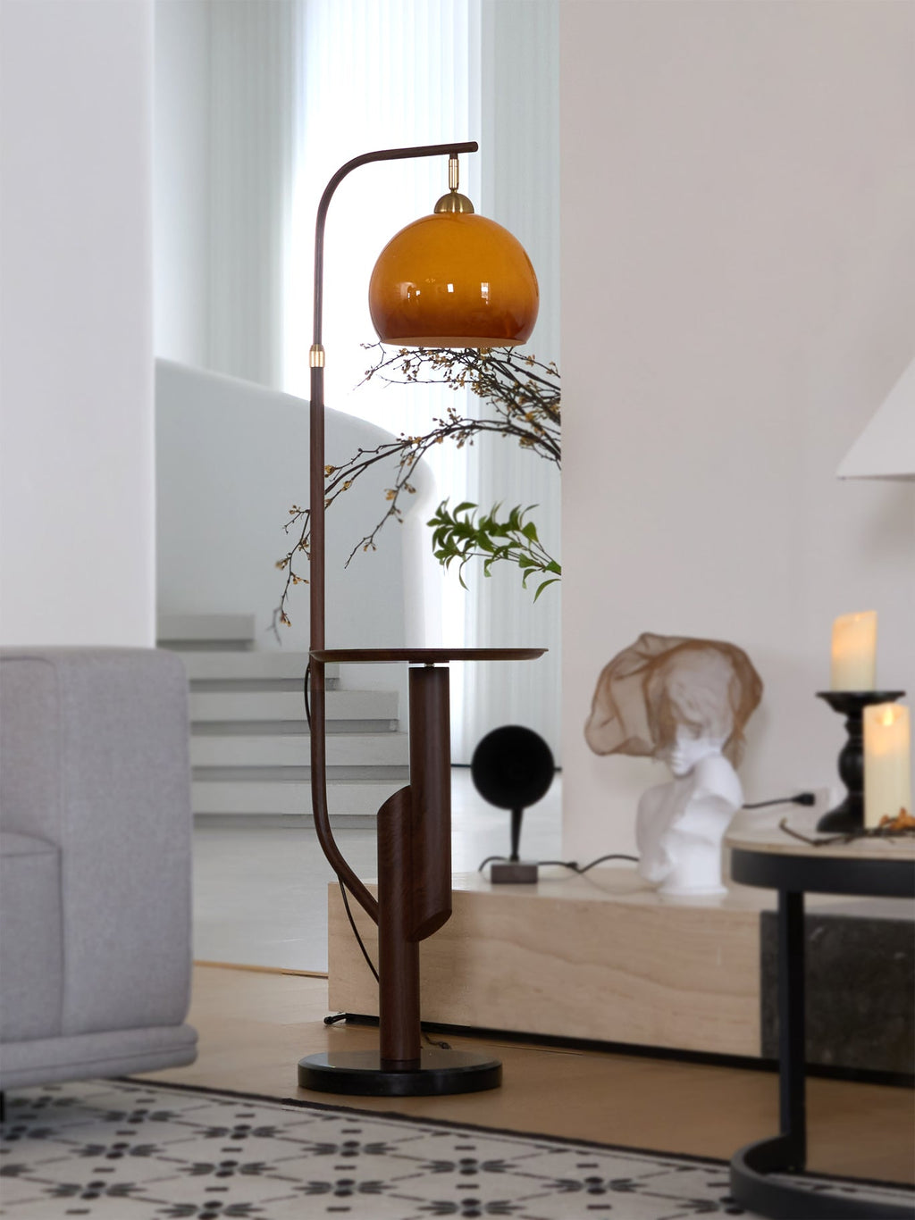 CHARLESTON VINTAGE TRIPOD LANTERN