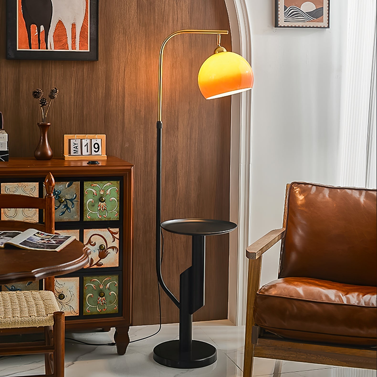 CHARLESTON VINTAGE TRIPOD LANTERN