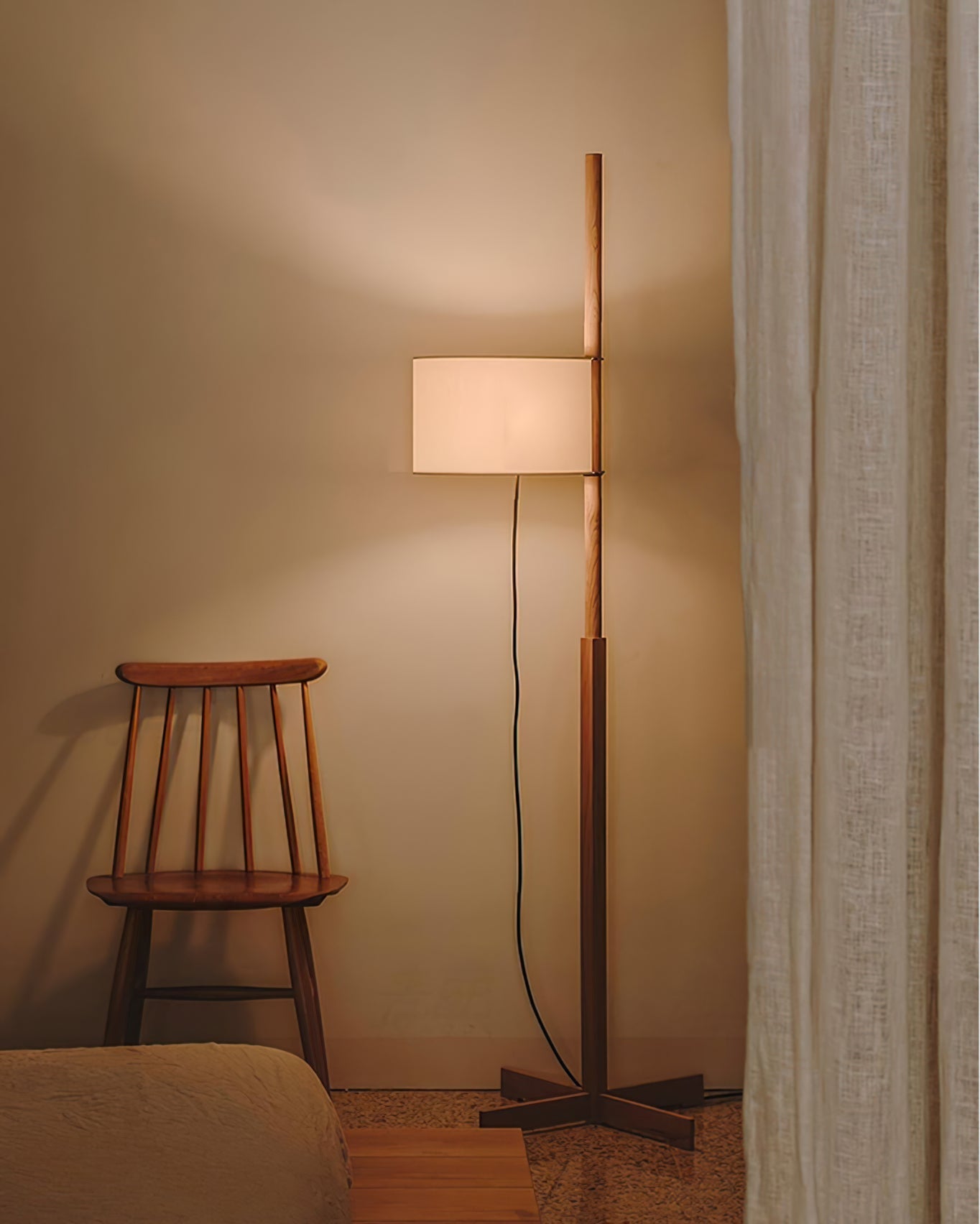 WINTHORPE WOODEN TRIPOD FLOOR LIGHT