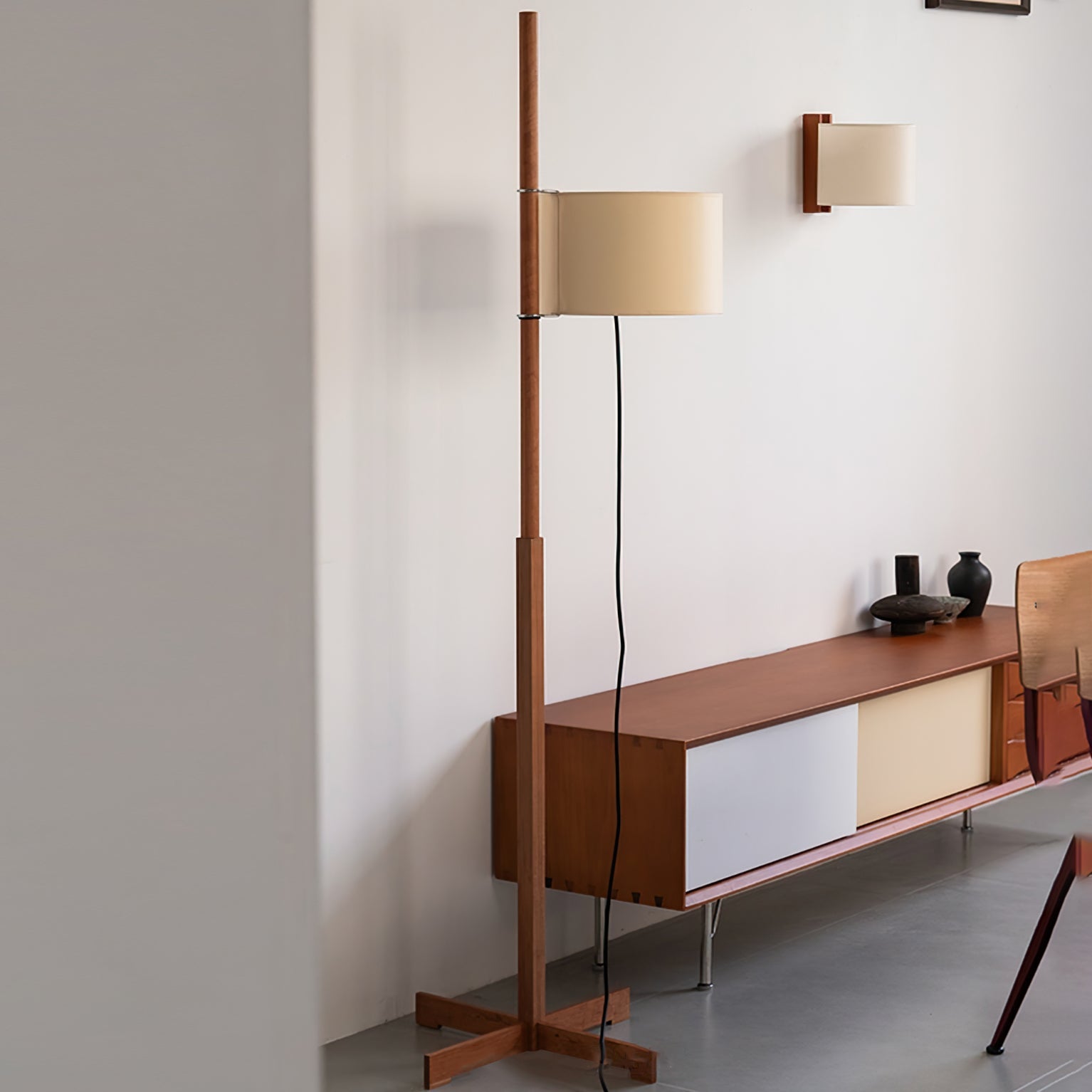 WINTHORPE WOODEN TRIPOD FLOOR LIGHT