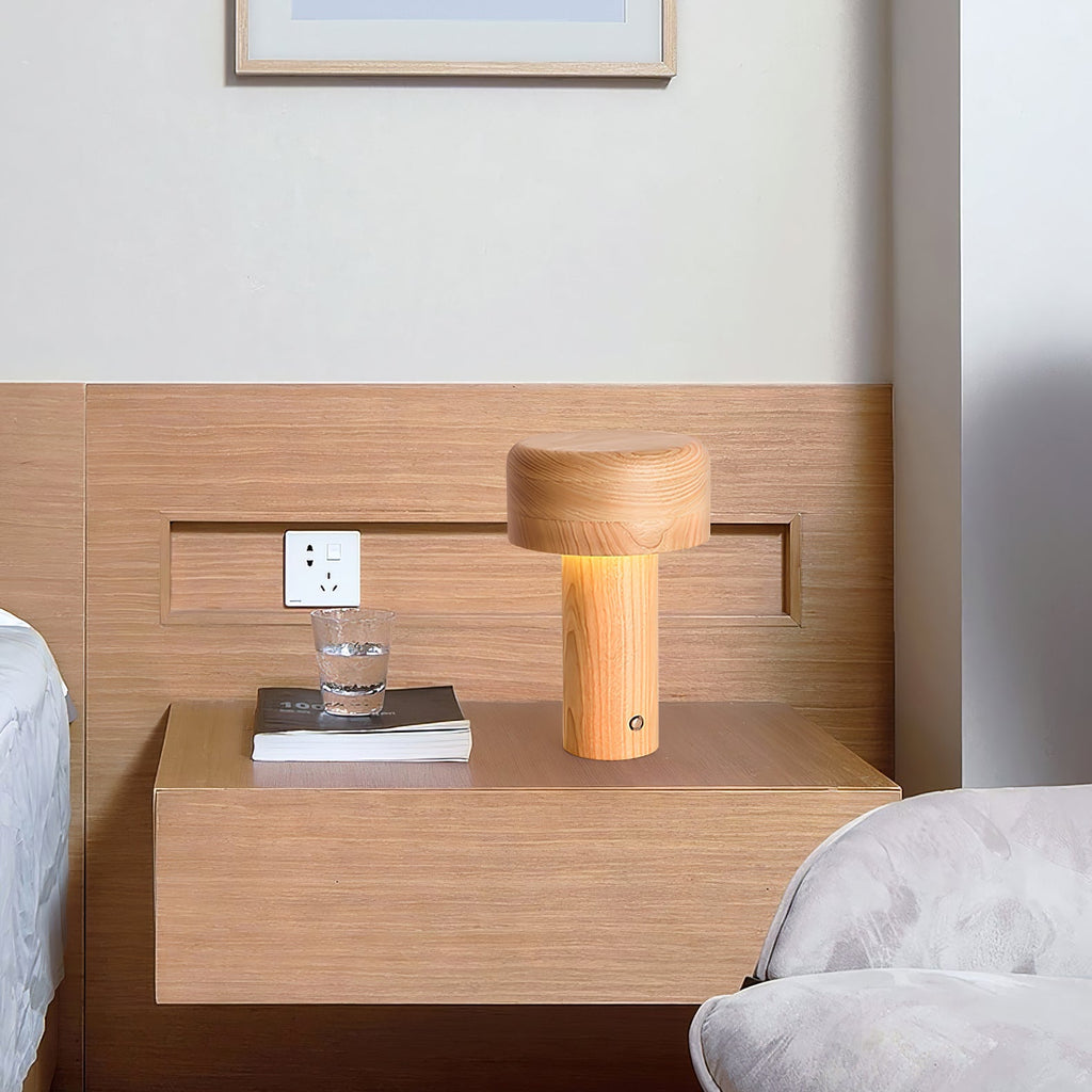 WINDSOR OAK COLUMN LAMP