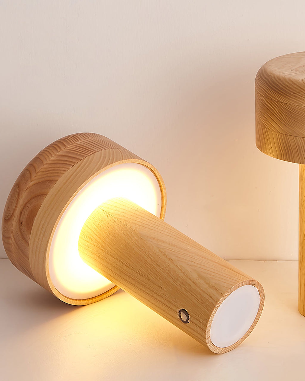 WINDSOR OAK COLUMN LAMP