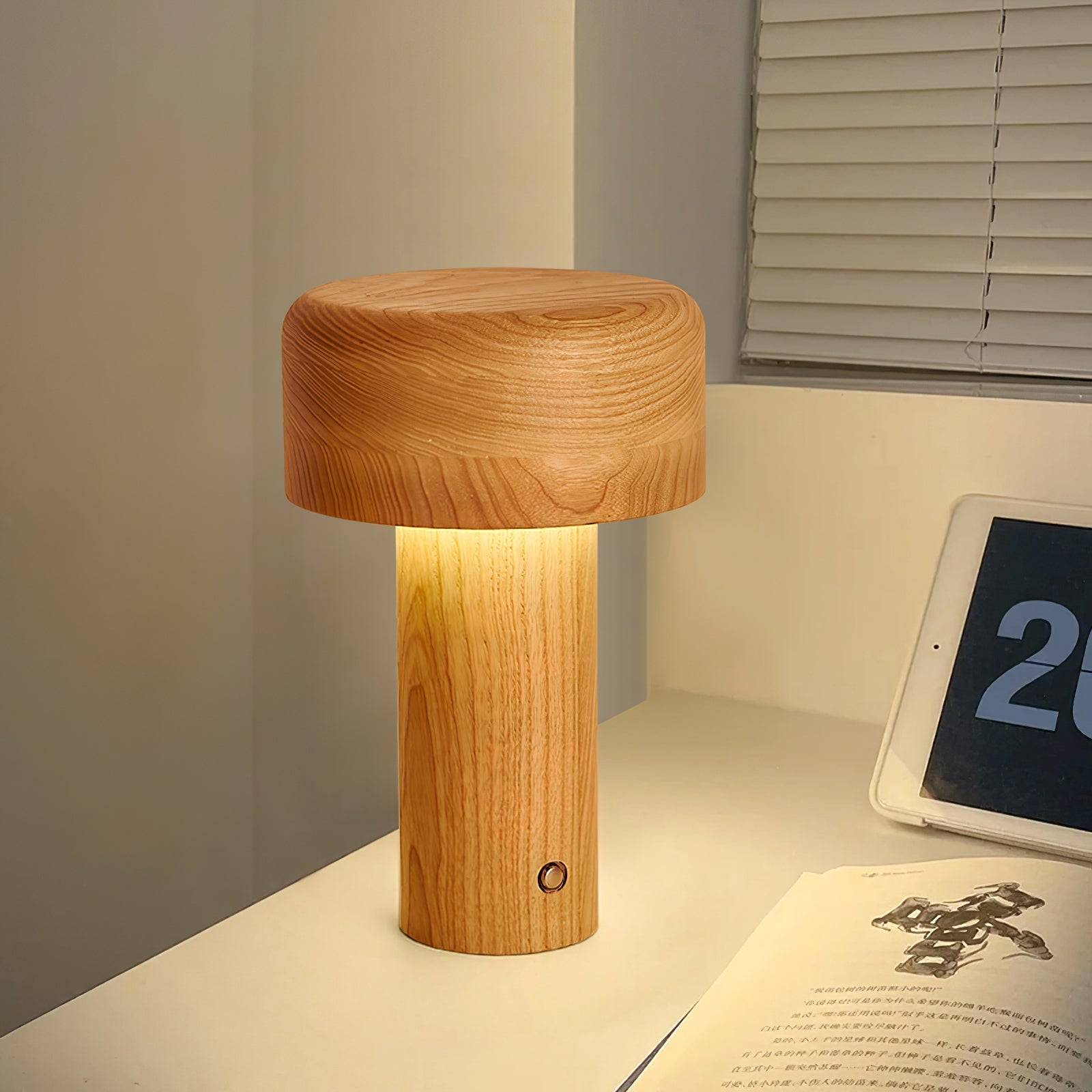WINDSOR OAK COLUMN LAMP