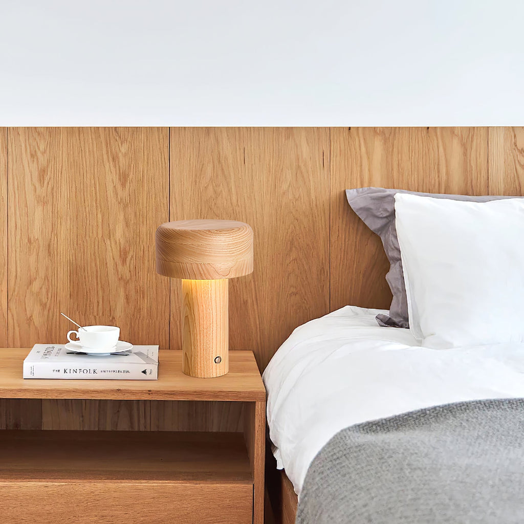 WINDSOR OAK COLUMN LAMP
