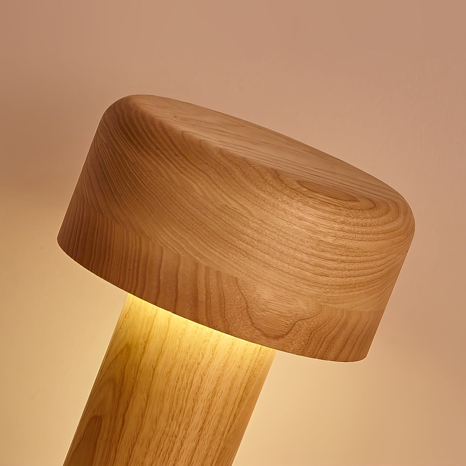 WINDSOR OAK COLUMN LAMP
